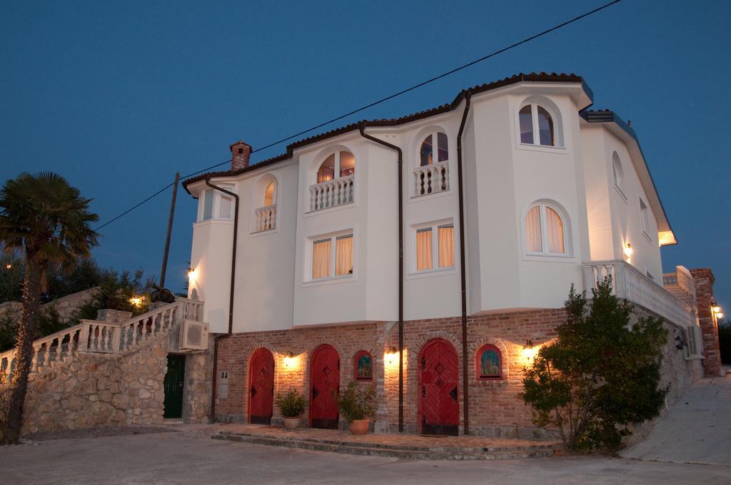 Casa Oasa -Accommodation, Pizzeria & Bar Marezige Dış mekan fotoğraf